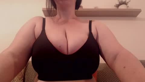 Clara online show from 06-13-26, 10:40