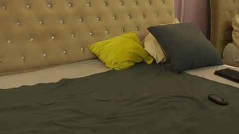 Clara online show from 02-15-26, 09:22