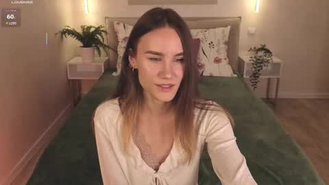 Snapshot of clare_ff chatting on 09-19-25, 01:23 Claire online show from 09-19-25, 01:23