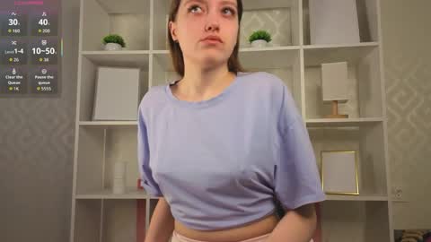 Lora online show from 04-22-26, 01:19