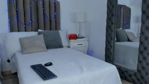 Snapshot of clarisse28 chatting on 12-16-24, 05:38 Mistress Clarisse online show from 12-16-24, 05:38
