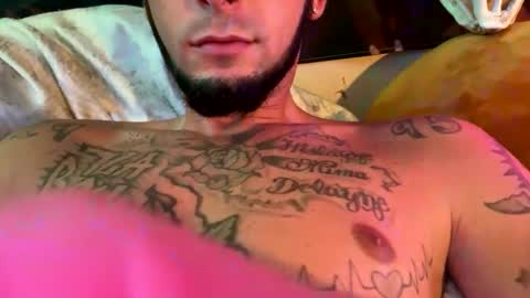 Snapshot of clarkshammer95 chatting on 10-17-25, 03:53 clarkshammer95 online show from 10-17-25, 03:53