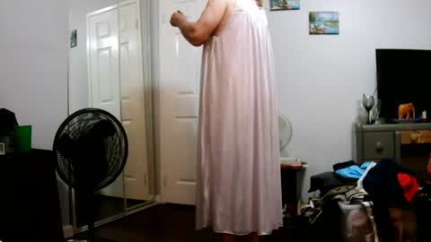Claudia online show from 07-08-26, 01:59