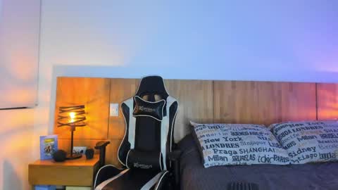 claytonburgues online show from 04-18-26, 01:42