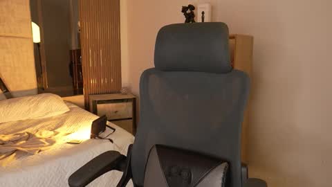 Cleo Adams online show from 12-03-25, 04:42