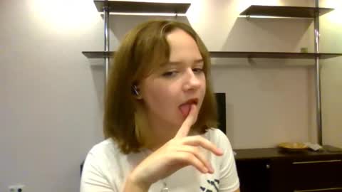 clementinaaures online show from 11-07-25, 12:05