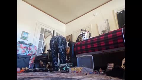 Clementine Muffin online show from 02-20-25, 08:36