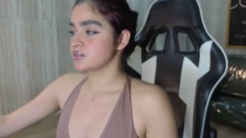 Snapshot of clementine_t chatting on 09-20-25, 02:56 Clementine online show from 09-20-25, 02:56