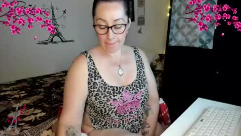 cleo_christmas online show from 05-29-26, 12:08