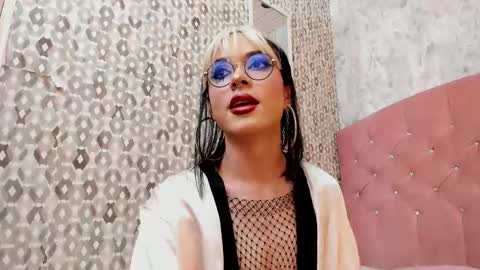 cleo online show from 10-31-25, 04:57