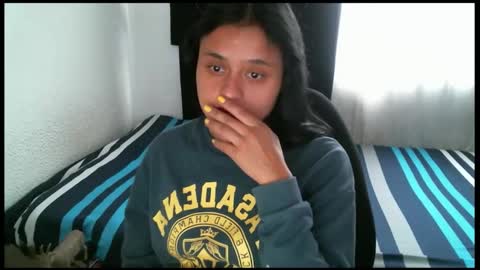 Snapshot of cleopatra_ll chatting on 05-27-26, 08:28 Zoe online show from 05-27-26, 08:28