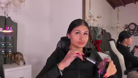 Cleopatra online show from 12-17-25, 06:47