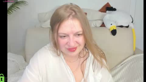 Snapshot of cleoxotie chatting on 06-15-26, 01:41 cleoxotie online show from 06-15-26, 01:41