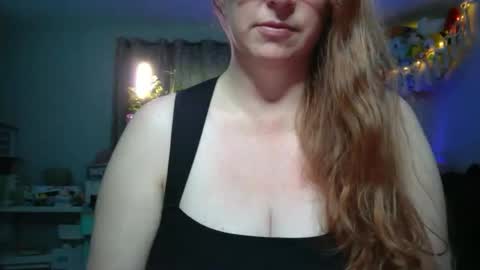 Snapshot of climaxfairy chatting on 10-14-25, 12:06 Kate online show from 10-14-25, 12:06