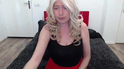 Syl  online show from 03-10-25, 09:32