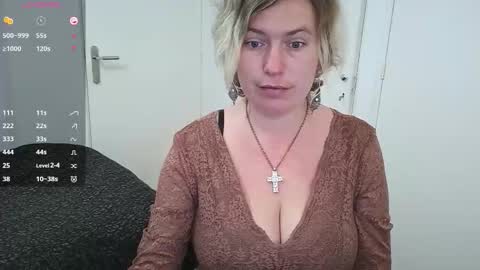 Syl  online show from 12-01-25, 08:41