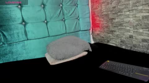 cloe66 online show from 10-17-25, 03:25