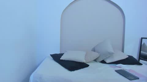 Cloe  online show from 12-08-24, 12:51