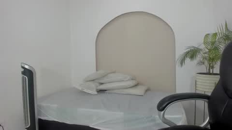 Cloe  online show from 12-16-25, 03:28