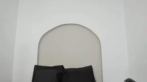 Cloe  online show from 12-20-25, 04:25