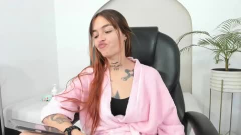 Cloe  online show from 01-05-26, 05:27