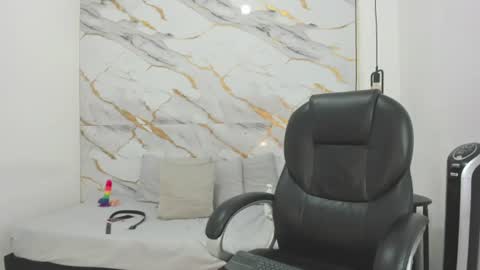 Cloe  online show from 07-25-26, 06:22