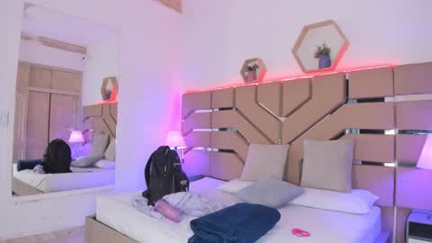Cloe Online de 600 a 1400 online show from 10-18-25, 11:33