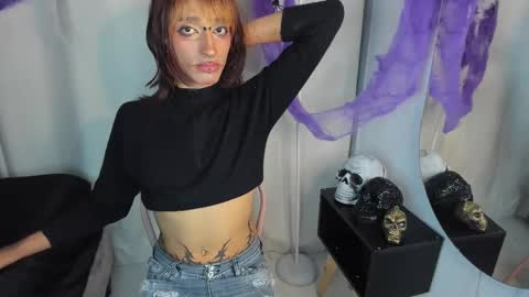 Snapshot of cloe_morningstarr chatting on 10-21-25, 11:27 Cloe online show from 10-21-25, 11:27