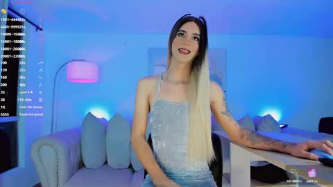 CLOE REMINTON online show from 01-19-25, 08:18