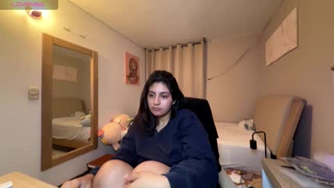 cloe small online show from 02-23-26, 04:32