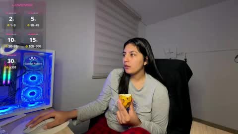Snapshot of cloe_small08 chatting on 04-24-26, 04:26 cloe small online show from 04-24-26, 04:26