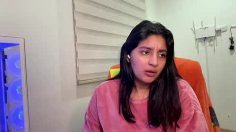 Snapshot of cloe_small08 chatting on 06-08-26, 05:52 cloe small online show from 06-08-26, 05:52