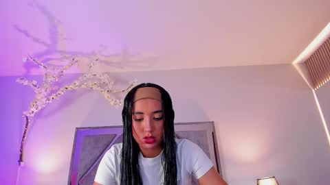 CLOE  online show from 01-11-26, 03:44