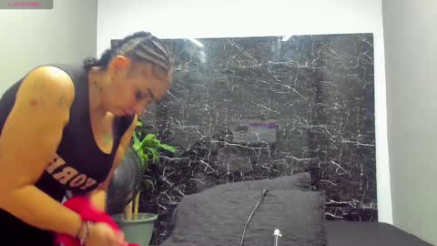 CLOE online show from 02-04-25, 11:27