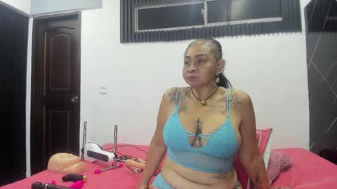 CLOE online show from 12-21-25, 11:50