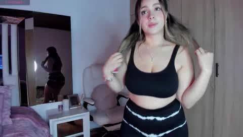 Snapshot of cloeecoopererer chatting on 11-11-25, 11:54 cloeecoopererer online show from 11-11-25, 11:54