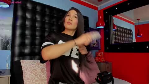 ---Cloe--- online show from 10-29-25, 09:05