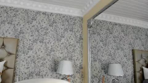 Snapshot of clohebell chatting on 12-15-25, 07:40 Clohe the wonder online show from 12-15-25, 07:40