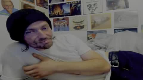 cloudyystarr666 online show from 01-10-26, 07:21