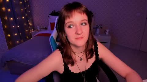  Clover  follow me  online show from 12-22-24, 06:04