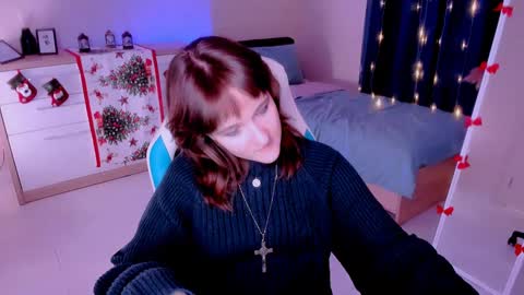  Clover  follow me  online show from 01-19-25, 06:00