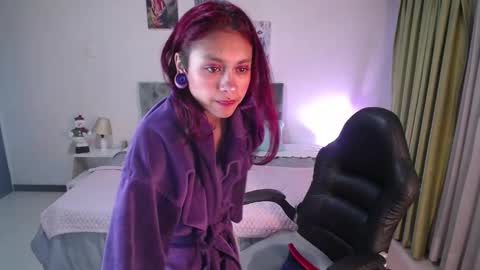 Snapshot of clown_face chatting on 01-04-25, 09:32 emely dolce online show from 01-04-25, 09:32