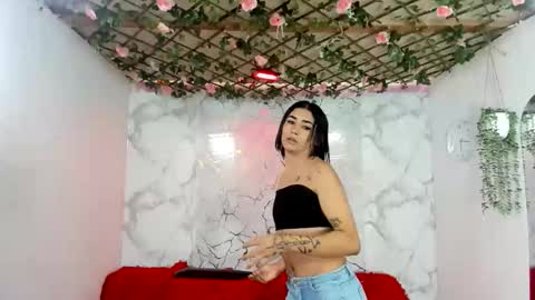 Snapshot of club_latinboys chatting on 05-25-26, 01:17 club_latinboys online show from 05-25-26, 01:17
