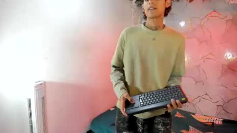 Snapshot of club_latinboys chatting on 07-12-26, 01:13 club_latinboys online show from 07-12-26, 01:13
