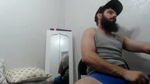 Snapshot of clubb86 chatting on 06-13-26, 10:35 Maxxdieselx69 online show from 06-13-26, 10:35