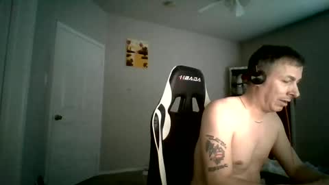 Snapshot of cmypenis chatting on 03-03-25, 03:42 Master Bates online show from 03-03-25, 03:42