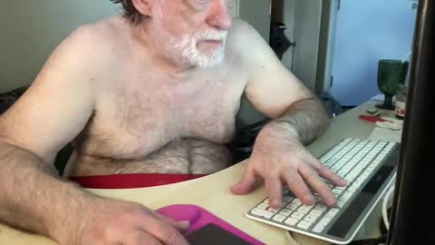 Snapshot of coach_karl chatting on 05-13-26, 11:18 Coach Karl Porn Star Tip me all the way to my next trip online show from 05-13-26, 11:18