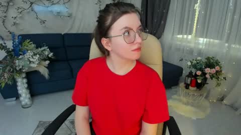 Molly online show from 06-21-26, 08:39