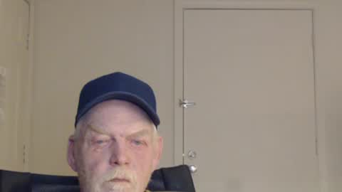 Snapshot of cockreadynow4u chatting on 01-25-25, 12:38 cockreadynow4u online show from 01-25-25, 12:38