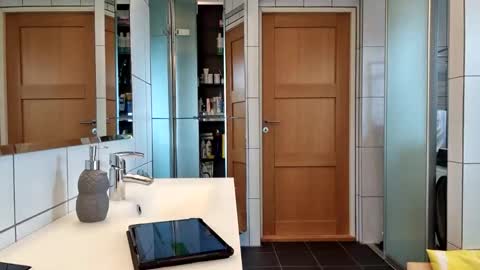 Snapshot of cockvantage chatting on 09-19-25, 11:55 Cockvantage online show from 09-19-25, 11:55